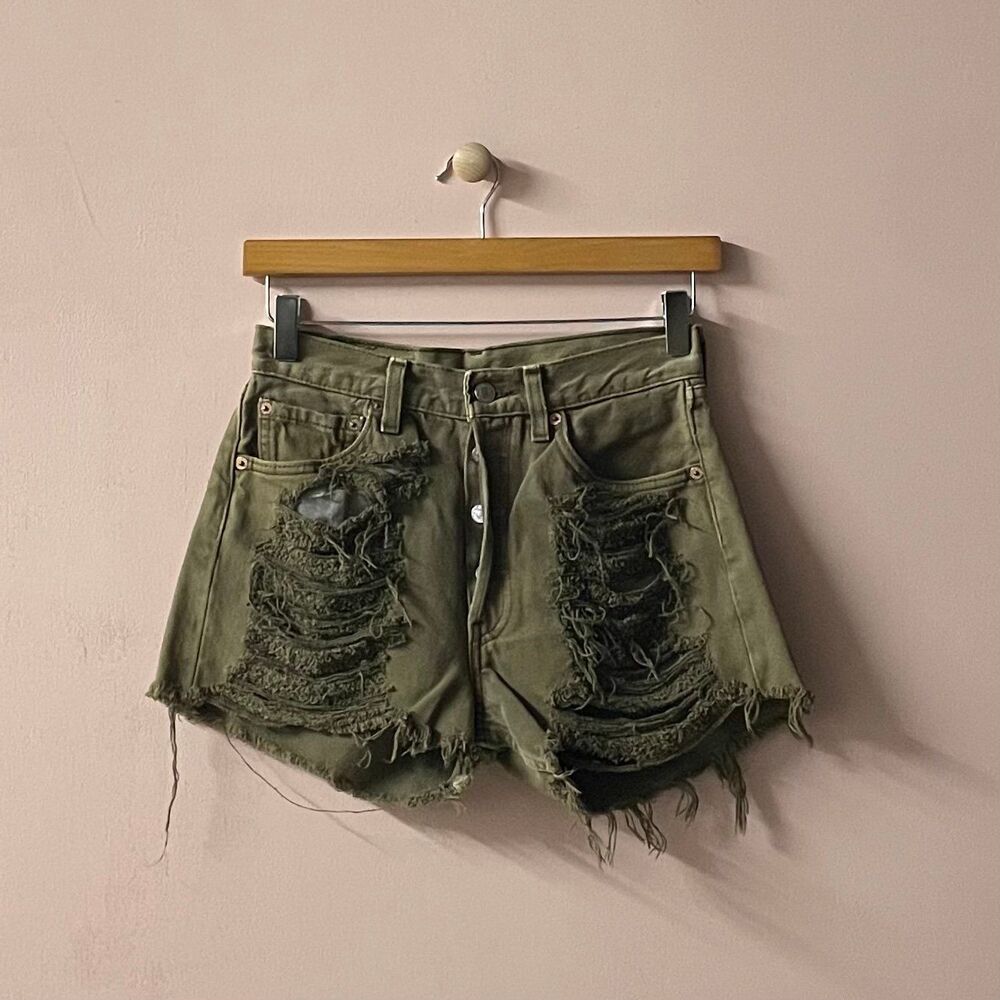 Vintage Levi’s 501 Olive Green Distressed Denim Cutoff Shorts Size 28 (26”) GUC